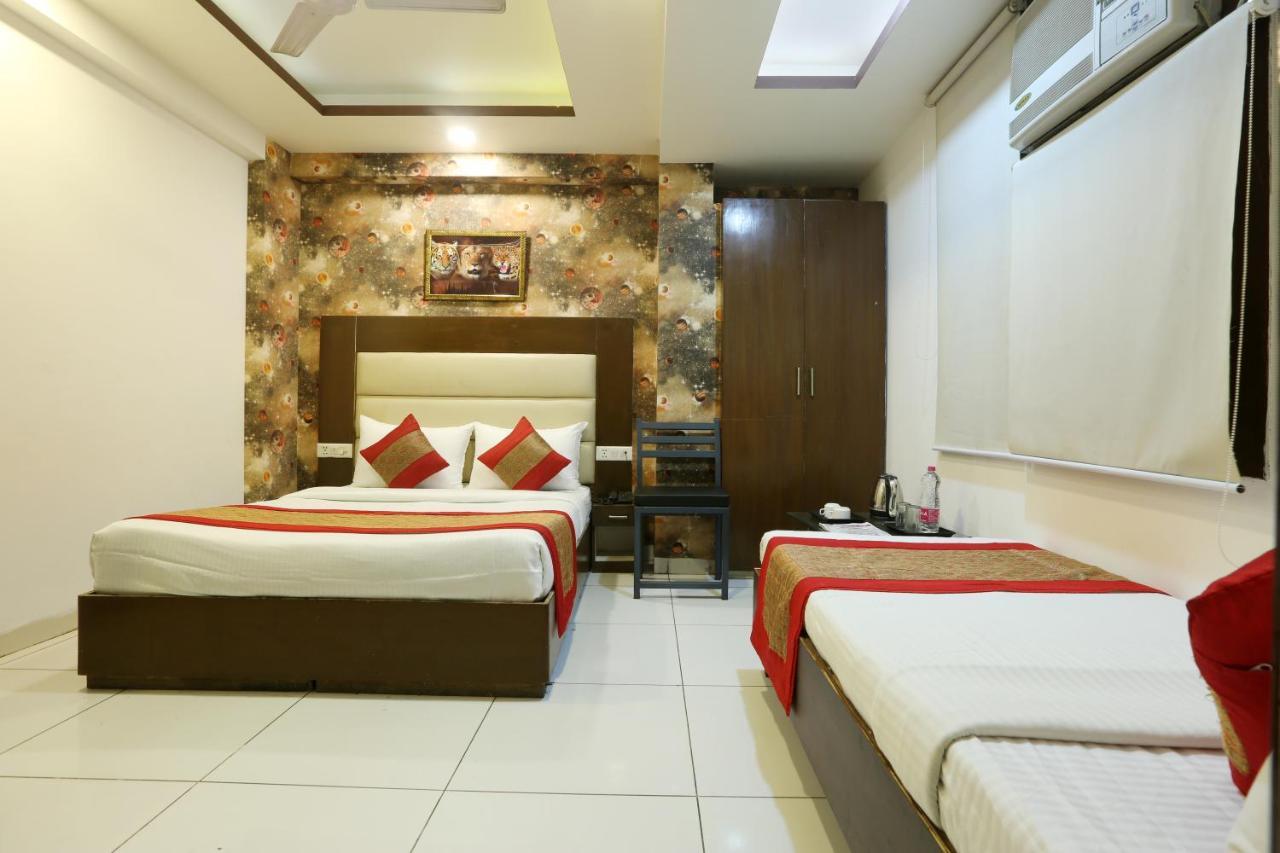 Melfort Bed & Breakfast New Delhi Exteriör bild