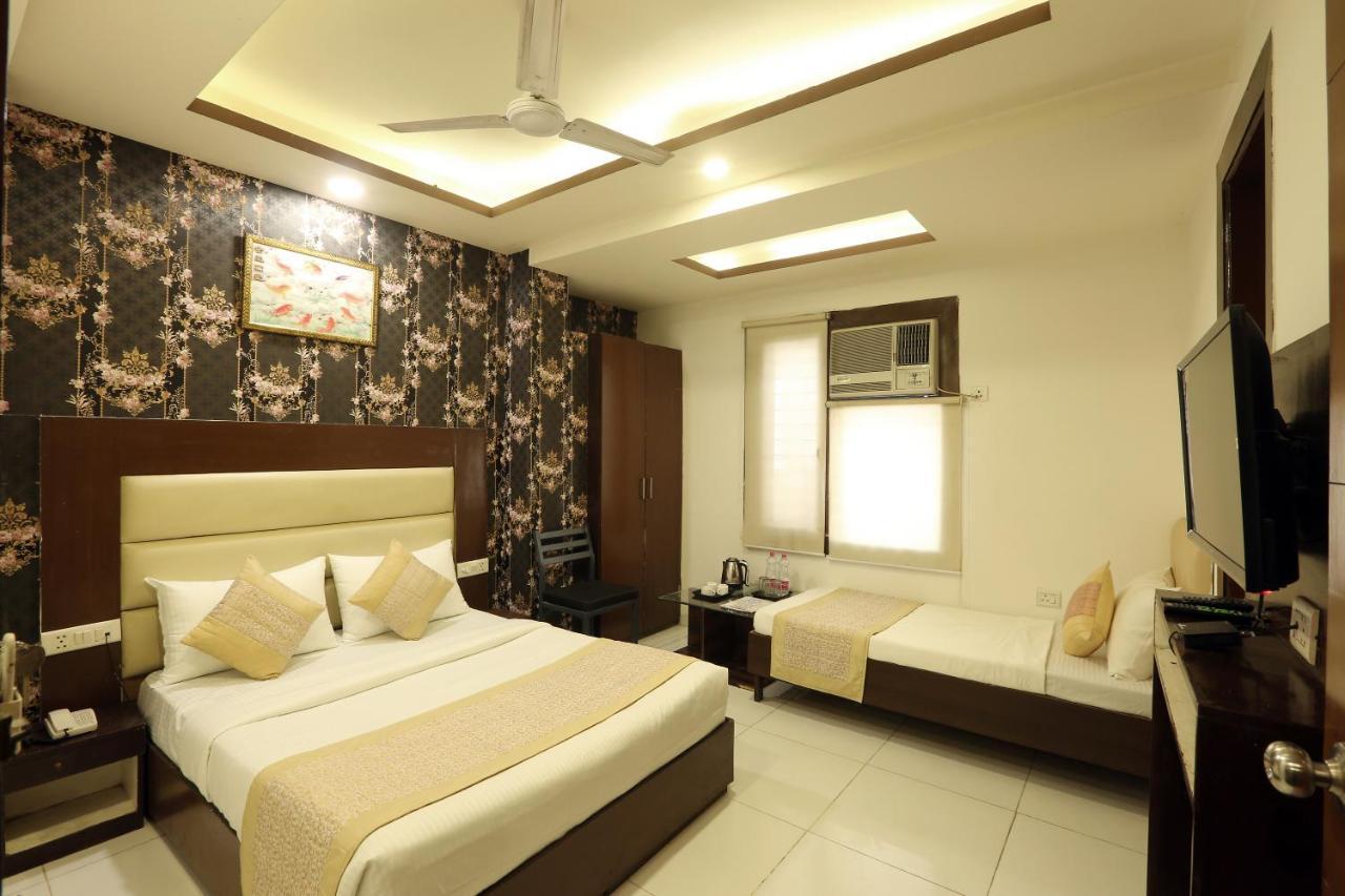 Melfort Bed & Breakfast New Delhi Exteriör bild